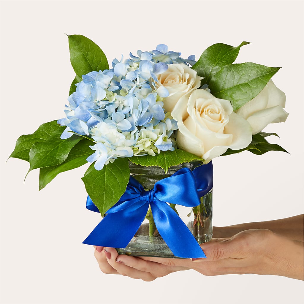 Sky Blue Delight Bouquet – BRAD'S FLORIST, Paris IL