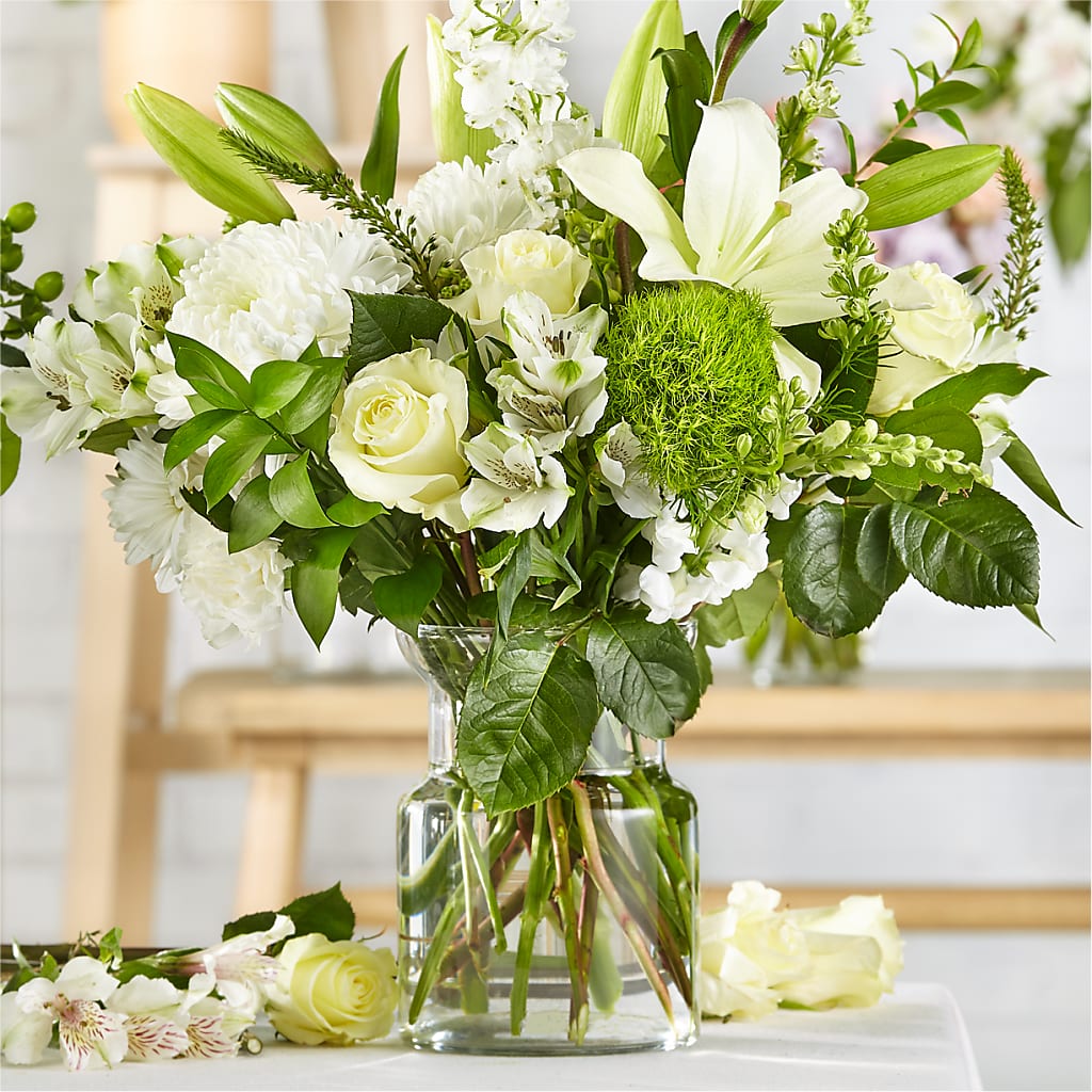 Classic Ivory – A Florist Original – BRAD'S FLORIST, Paris IL
