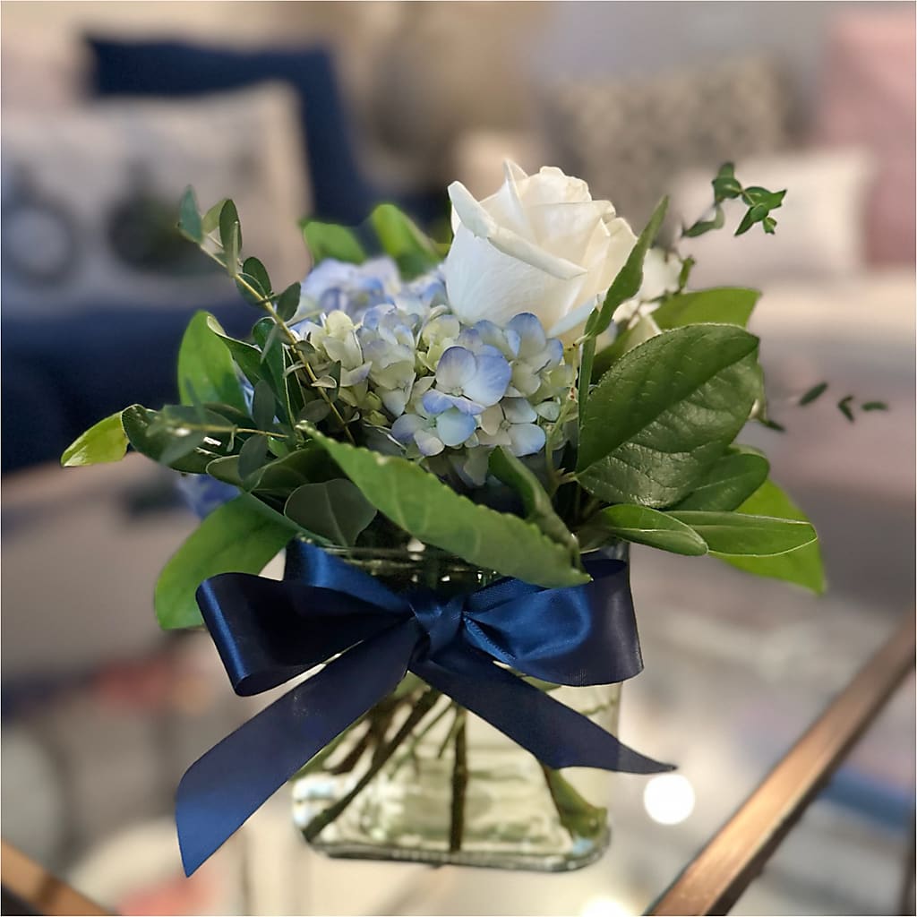 Sky Blue Delight Bouquet – BRAD'S FLORIST, Paris IL