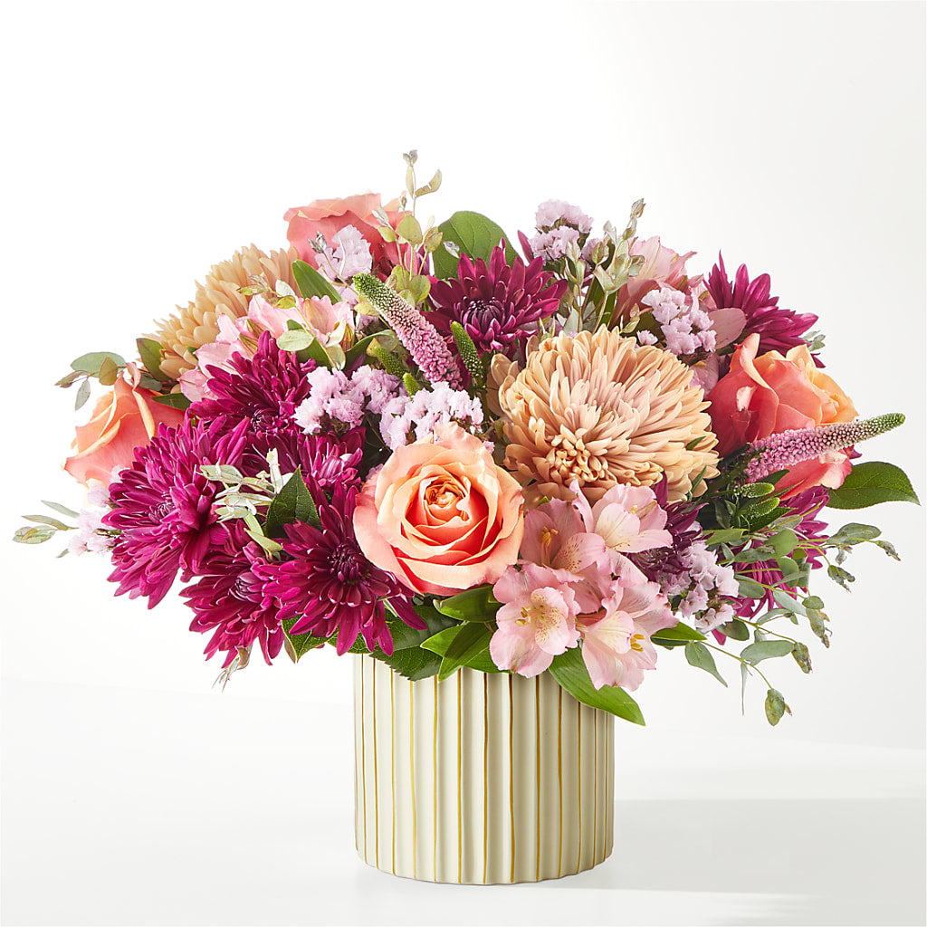 Berry Cobbler Bouquet with Ivory Vase – BRAD'S FLORIST, Paris IL