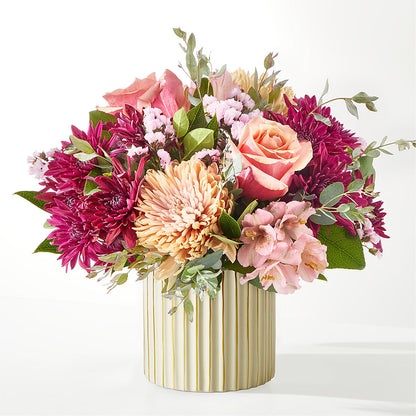 Berry Cobbler Bouquet with Ivory Vase – BRAD'S FLORIST, Paris IL