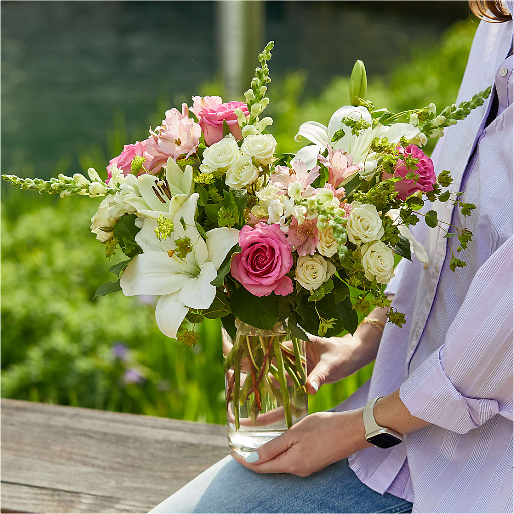 Fondly Bouquet – BRAD'S FLORIST, Paris IL