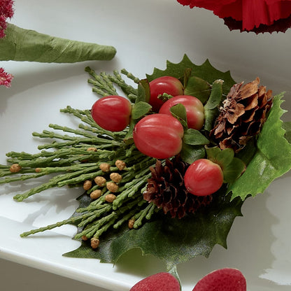 Red Berry Boutonniere – BRAD'S FLORIST, Paris IL